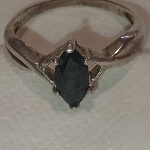 Vintage Black Gem Sterling Silver Ring - Picture 7 of 12